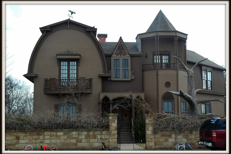 Featured image of post Pictures Of The Munsters House