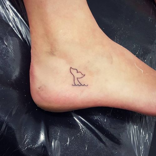 Featured image of post Whale Tail Tattoo Small